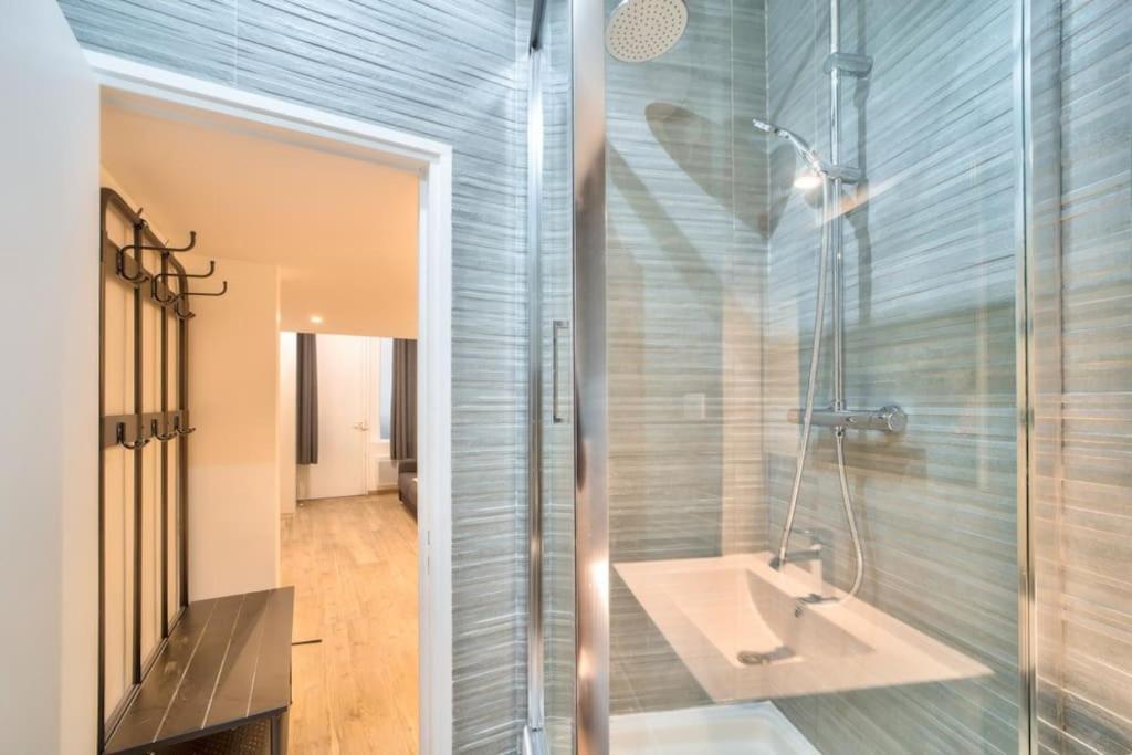 Bel Appartement Au Coeur De Montmartre パリ エクステリア 写真