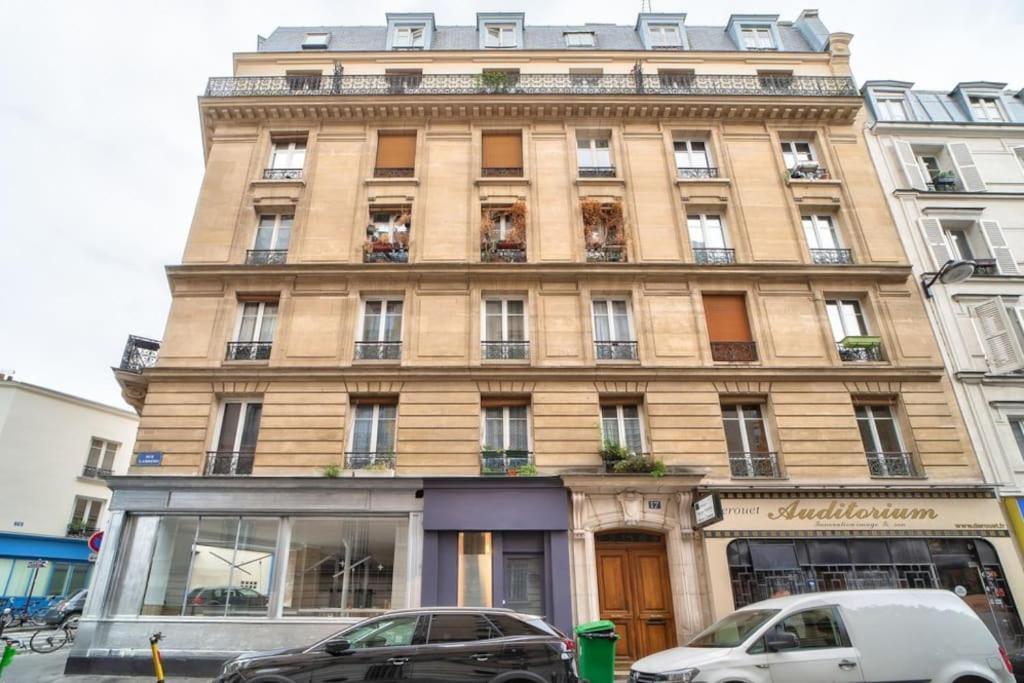 Bel Appartement Au Coeur De Montmartre パリ エクステリア 写真
